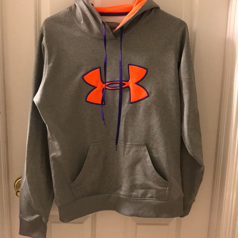 GREY UNDER ARMOUR SWEATSHIRT